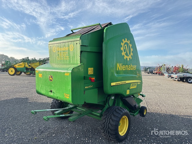 2012 John Deere 864P Round Baler - مكبس القش الدائري: صور 3 2012 John Deere 864P Round Baler - مكبس القش الدائري: صور 3