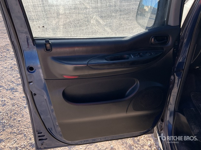 2002 Hyundai H1 6 Passenger Van - الشاحنات الصغيرة: صور 5 2002 Hyundai H1 6 Passenger Van - الشاحنات الصغيرة: صور 5