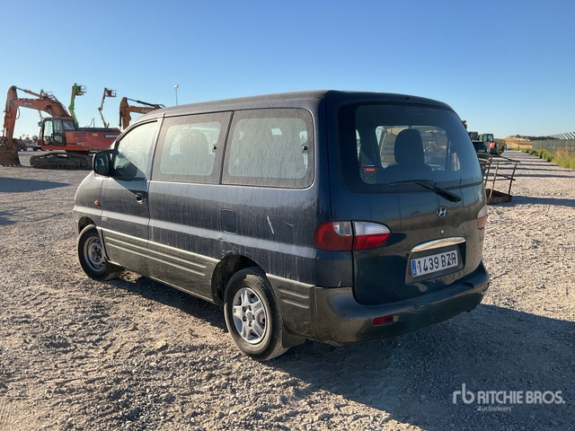 2002 Hyundai H1 6 Passenger Van - الشاحنات الصغيرة: صور 2 2002 Hyundai H1 6 Passenger Van - الشاحنات الصغيرة: صور 2