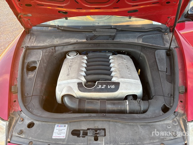 2006 Porsche Cayenne SUV - سيارة دفع رباعي: صور 5 2006 Porsche Cayenne SUV - سيارة دفع رباعي: صور 5