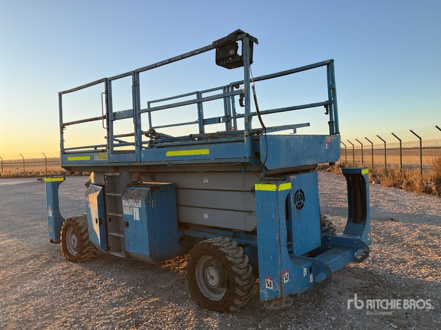 2011 Genie GS3384RT 4x4 Diesel Scissor Lift - رافعات مقصية: صور 3 2011 Genie GS3384RT 4x4 Diesel Scissor Lift - رافعات مقصية: صور 3