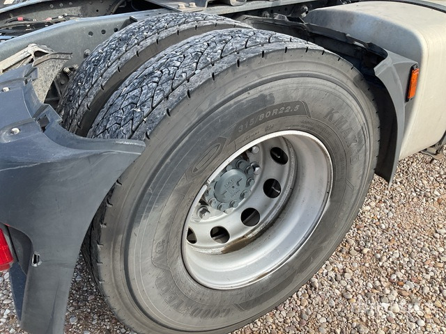 2015 DAF XF460FT 4x2 S/A Sleeper Truck Tractor - شاحنة جرار: صور 5 2015 DAF XF460FT 4x2 S/A Sleeper Truck Tractor - شاحنة جرار: صور 5