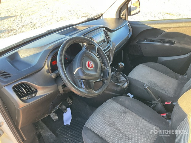 2016 Fiat Doblo Van Truck - الشاحنات الصغيرة: صور 5 2016 Fiat Doblo Van Truck - الشاحنات الصغيرة: صور 5