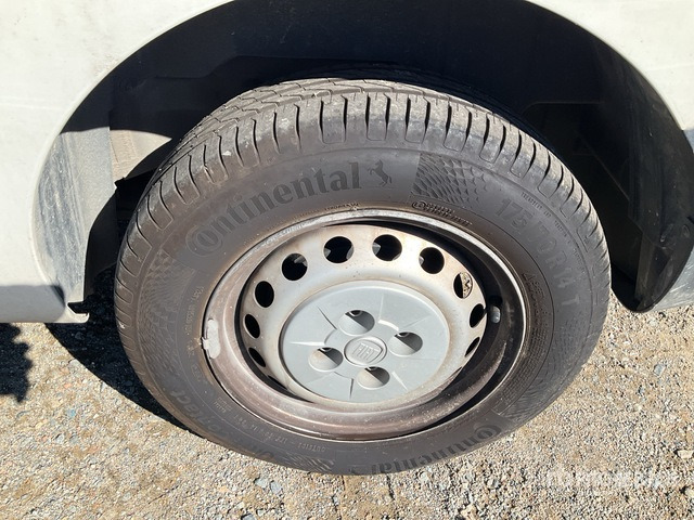 2017 Fiat Fiorino Multijet Cargo Van - الشاحنات الصغيرة: صور 4 2017 Fiat Fiorino Multijet Cargo Van - الشاحنات الصغيرة: صور 4