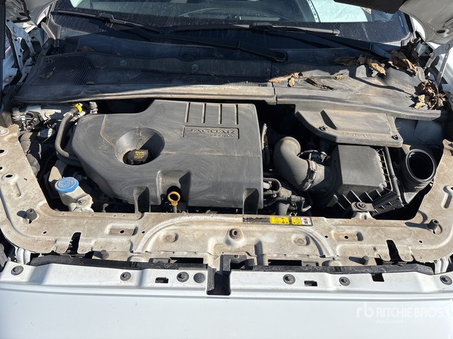 2019 Jaguar E Pace SUV - سيارة دفع رباعي: صور 4 2019 Jaguar E Pace SUV - سيارة دفع رباعي: صور 4