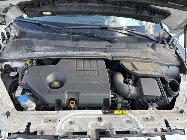 2019 Jaguar E Pace SUV - سيارة دفع رباعي: صور 5 2019 Jaguar E Pace SUV - سيارة دفع رباعي: صور 5