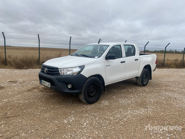 2019 Toyota Hilux 4x4 Pickup - شاحنة البيك أب: صور 2 2019 Toyota Hilux 4x4 Pickup - شاحنة البيك أب: صور 2
