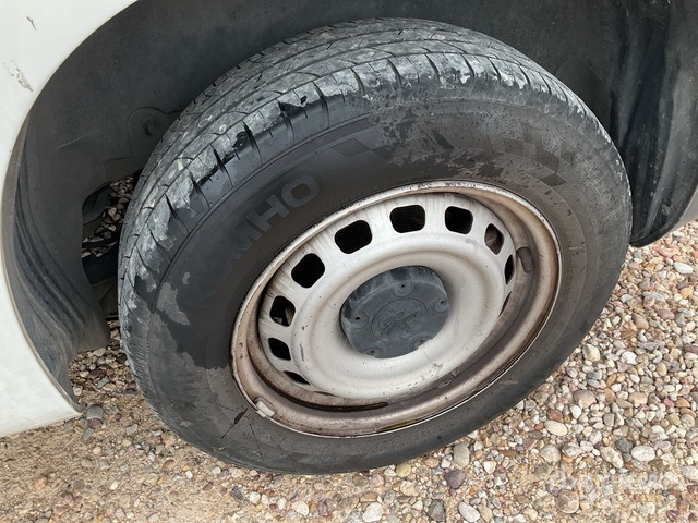 2020 Peugeot Partner Cargo Van - الشاحنات الصغيرة: صور 4 2020 Peugeot Partner Cargo Van - الشاحنات الصغيرة: صور 4