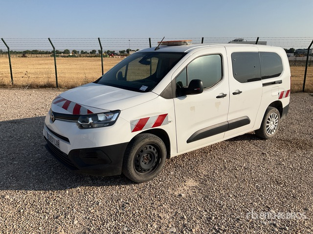 2020 Toyota Proace Cargo Van - الشاحنات الصغيرة: صور 2 2020 Toyota Proace Cargo Van - الشاحنات الصغيرة: صور 2