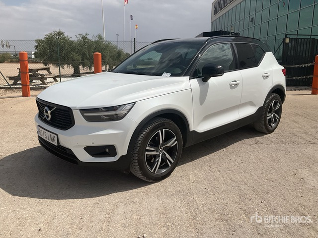 2020 Volvo XC40 SUV - سيارة دفع رباعي: صور 3 2020 Volvo XC40 SUV - سيارة دفع رباعي: صور 3