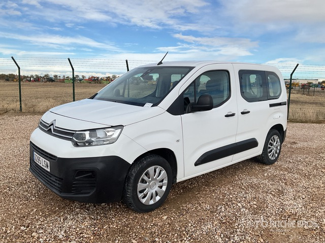 2021 Citroen Berlingo 5 Passenger Van - حافلة صغيرة, ميكروباص: صور 2 2021 Citroen Berlingo 5 Passenger Van - حافلة صغيرة, ميكروباص: صور 2