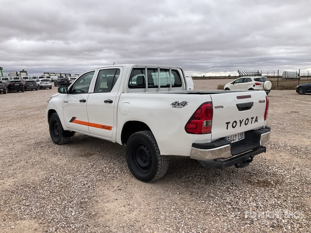 2021 Toyota Hilux Pickup - شاحنة البيك أب: صور 2 2021 Toyota Hilux Pickup - شاحنة البيك أب: صور 2
