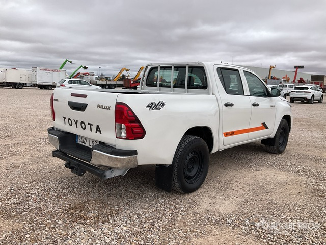 2021 Toyota Hilux Pickup - شاحنة البيك أب: صور 3 2021 Toyota Hilux Pickup - شاحنة البيك أب: صور 3