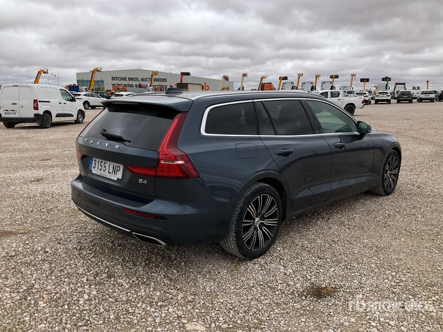 2021 Volvo V60 SUV - سيارة دفع رباعي: صور 3 2021 Volvo V60 SUV - سيارة دفع رباعي: صور 3