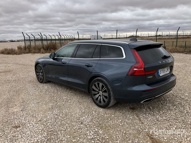 2021 Volvo V60 SUV - سيارة دفع رباعي: صور 2 2021 Volvo V60 SUV - سيارة دفع رباعي: صور 2