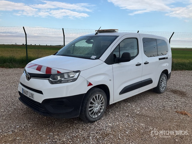 2022 Toyota Proace City Verso 5 Passenger Van - حافلة صغيرة, ميكروباص: صور 1 2022 Toyota Proace City Verso 5 Passenger Van - حافلة صغيرة, ميكروباص: صور 1