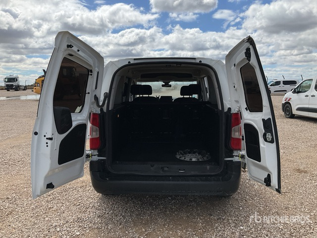 2022 Toyota Proace City Verso 5 Passenger Van - حافلة صغيرة, ميكروباص: صور 5 2022 Toyota Proace City Verso 5 Passenger Van - حافلة صغيرة, ميكروباص: صور 5