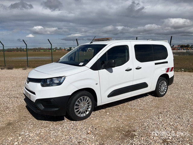 2022 Toyota Proace City Verso 5 Passenger Van - حافلة صغيرة, ميكروباص: صور 3 2022 Toyota Proace City Verso 5 Passenger Van - حافلة صغيرة, ميكروباص: صور 3