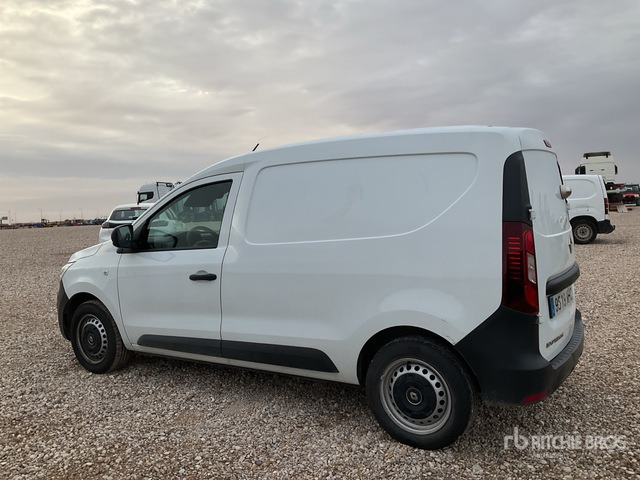 2023 Renault Kangoo Cargo Van - الشاحنات الصغيرة: صور 2 2023 Renault Kangoo Cargo Van - الشاحنات الصغيرة: صور 2