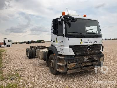 MERCEDES-BENZ 2533L (Inoperable) - بصندوق مغلق شاحنة: صور 4 MERCEDES-BENZ 2533L (Inoperable) - بصندوق مغلق شاحنة: صور 4