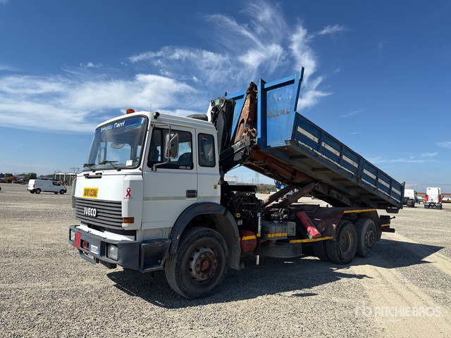 1990 Iveco 190-36 6x2 Roll-Off Truck - شاحنة ذات الخطاف: صور 2 1990 Iveco 190-36 6x2 Roll-Off Truck - شاحنة ذات الخطاف: صور 2