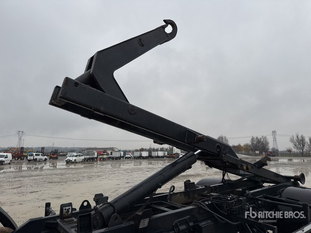 1990 Mercedes-Benz 1722 4x2 Roll-Off Truck - شاحنة ذات الخطاف: صور 4 1990 Mercedes-Benz 1722 4x2 Roll-Off Truck - شاحنة ذات الخطاف: صور 4