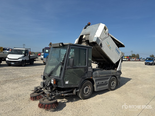 2006 Schmidt Compact 200 Autocarro spazzatrice - سياره كنس شوارع: صور 1 2006 Schmidt Compact 200 Autocarro spazzatrice - سياره كنس شوارع: صور 1
