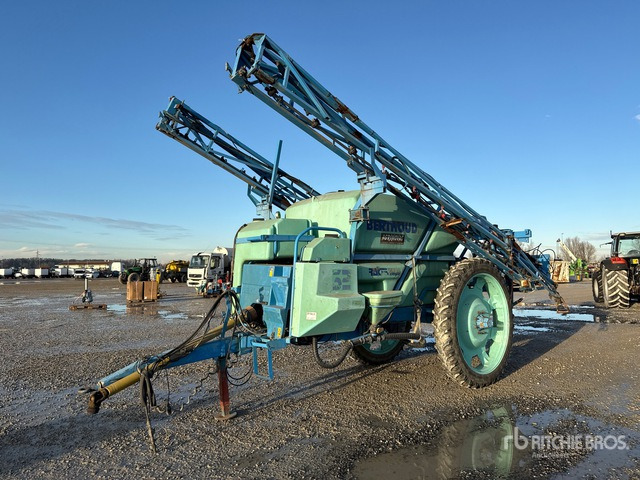 2008 Berthoud Raca 32RD24 Pull-Type Sprayer - آلة الرش المقطورة: صور 1 2008 Berthoud Raca 32RD24 Pull-Type Sprayer - آلة الرش المقطورة: صور 1