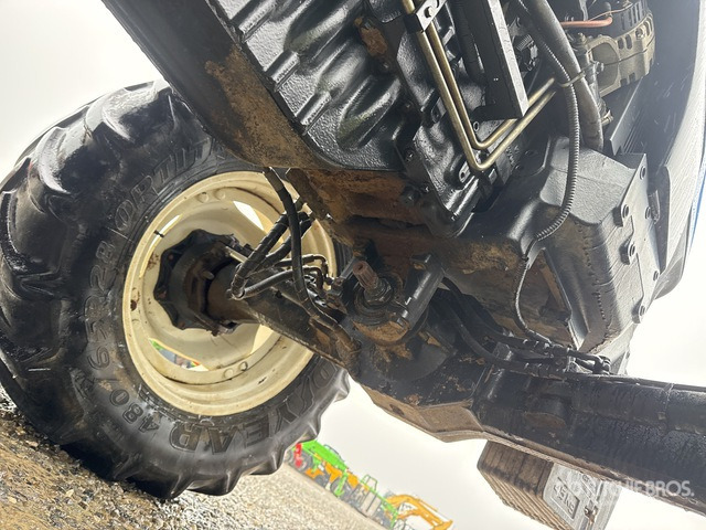 2008 New Holland TS135A Plus 4WD Tractor - جرار: صور 5 2008 New Holland TS135A Plus 4WD Tractor - جرار: صور 5