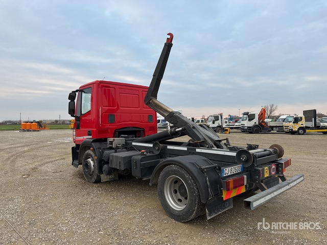 2009 Iveco Eurocargo 120E28 4x2 Roll-Off Truck - شاحنة ذات الخطاف: صور 2 2009 Iveco Eurocargo 120E28 4x2 Roll-Off Truck - شاحنة ذات الخطاف: صور 2