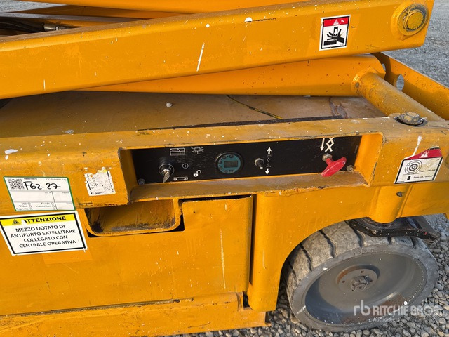 2011 Haulotte Compact 14 Electric Scissor Lift - رافعات مقصية: صور 5 2011 Haulotte Compact 14 Electric Scissor Lift - رافعات مقصية: صور 5