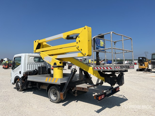 2011 Renault 2011 Socage DA320 20 m on (Inop ... Bucket Truck - مصاعد الازدهار محمولة على شاحنة: صور 4 2011 Renault 2011 Socage DA320 20 m on (Inop ... Bucket Truck - مصاعد الازدهار محمولة على شاحنة: صور 4