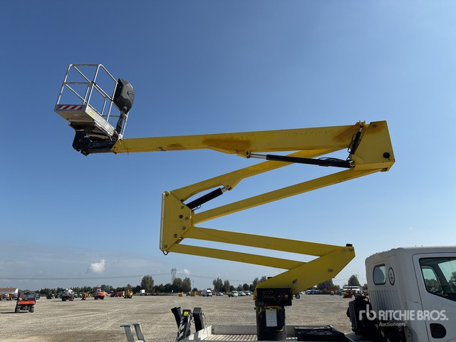 2011 Renault Maxity 110Dxi 2011 Socage DA320 20 m on Bucket Truck - مصاعد الازدهار محمولة على شاحنة: صور 5 2011 Renault Maxity 110Dxi 2011 Socage DA320 20 m on Bucket Truck - مصاعد الازدهار محمولة على شاحنة: صور 5