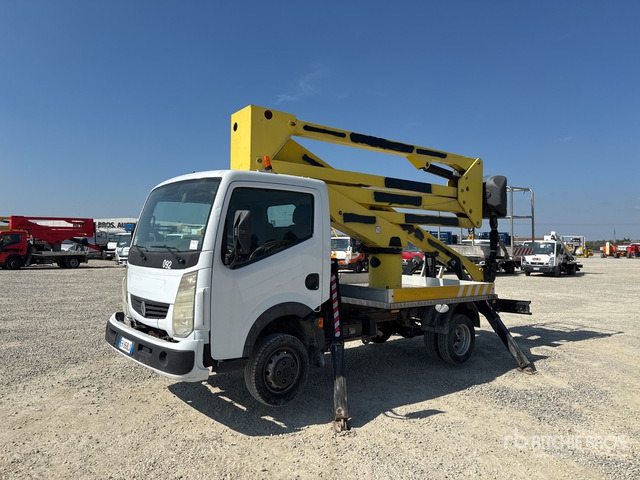 2011 Renault Maxity 2011 Socage DA320 20 m on Bucket Truck - مصاعد الازدهار محمولة على شاحنة: صور 3 2011 Renault Maxity 2011 Socage DA320 20 m on Bucket Truck - مصاعد الازدهار محمولة على شاحنة: صور 3