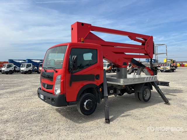 2011 Renault Maxity 2011 Socage DA320 20 m on Bucket Truck - مصاعد الازدهار محمولة على شاحنة: صور 1 2011 Renault Maxity 2011 Socage DA320 20 m on Bucket Truck - مصاعد الازدهار محمولة على شاحنة: صور 1