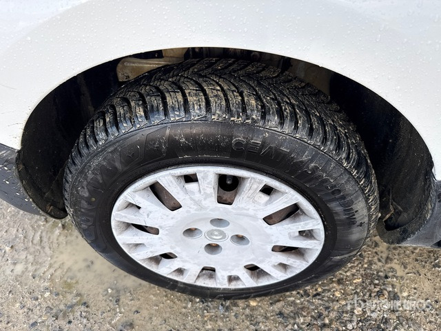 2013 Fiat Fiorino Automobile - بصندوق مغلق شاحنة: صور 5 2013 Fiat Fiorino Automobile - بصندوق مغلق شاحنة: صور 5