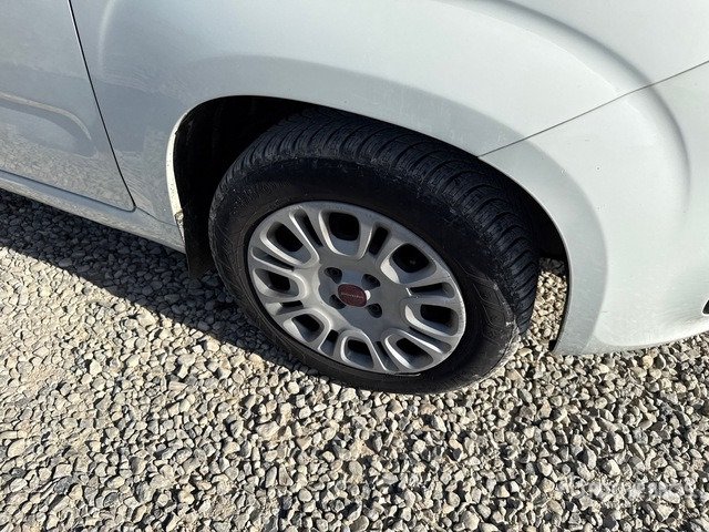 2013 Fiat Panda Automobile - سيارة: صور 4 2013 Fiat Panda Automobile - سيارة: صور 4