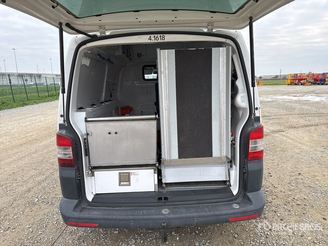 2014 Volkswagen Transporter Ambulance - سيارة إسعاف: صور 4 2014 Volkswagen Transporter Ambulance - سيارة إسعاف: صور 4