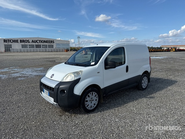 2015 Fiat Fiorino Autocarro furgonato - فان المدمجة: صور 2 2015 Fiat Fiorino Autocarro furgonato - فان المدمجة: صور 2