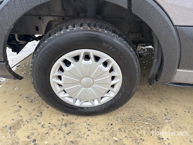 2015 Ford Transit 310T125 6-Seat Mini Bus - حافلة: صور 5 2015 Ford Transit 310T125 6-Seat Mini Bus - حافلة: صور 5