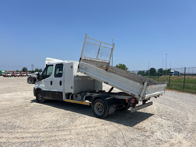 2015 Iveco Daily 35C13 Crew Cab Dump Truck: Light Duty - قلاب صغير: صور 4 2015 Iveco Daily 35C13 Crew Cab Dump Truck: Light Duty - قلاب صغير: صور 4