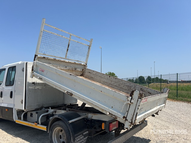2015 Iveco Daily 35C13 Crew Cab Dump Truck: Light Duty - قلاب صغير: صور 5 2015 Iveco Daily 35C13 Crew Cab Dump Truck: Light Duty - قلاب صغير: صور 5