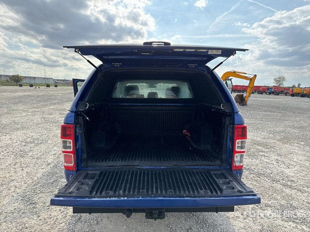 2016 Ford Ranger XLT Crew Cab Pickup - شاحنة البيك أب: صور 5 2016 Ford Ranger XLT Crew Cab Pickup - شاحنة البيك أب: صور 5