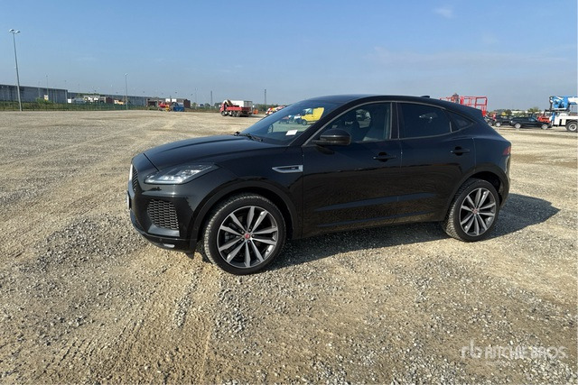 2018 Jaguar E Pace 2.0D I4 R-DYNAMIC SE 4WD 240CV SUV - سيارة دفع رباعي: صور 3 2018 Jaguar E Pace 2.0D I4 R-DYNAMIC SE 4WD 240CV SUV - سيارة دفع رباعي: صور 3