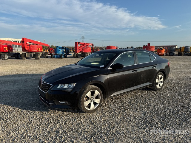 2018 Skoda Superb Autovettura - سيارة: صور 2 2018 Skoda Superb Autovettura - سيارة: صور 2