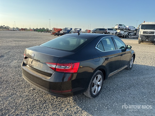 2018 Skoda Superb Autovettura - سيارة: صور 4 2018 Skoda Superb Autovettura - سيارة: صور 4