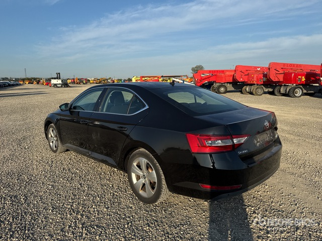 2018 Skoda Superb Autovettura - سيارة: صور 4 2018 Skoda Superb Autovettura - سيارة: صور 4