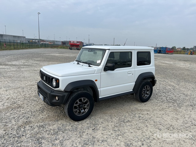 2019 Suzuki Jimny 1.5 Top 4wd allgrip 75KW/102CV SUV - سيارة دفع رباعي: صور 2 2019 Suzuki Jimny 1.5 Top 4wd allgrip 75KW/102CV SUV - سيارة دفع رباعي: صور 2