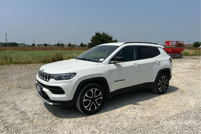 2021 Jeep Compass 1.3 T4 PHEV 190CV LIMITED 4XE SUV - سيارة دفع رباعي: صور 3 2021 Jeep Compass 1.3 T4 PHEV 190CV LIMITED 4XE SUV - سيارة دفع رباعي: صور 3
