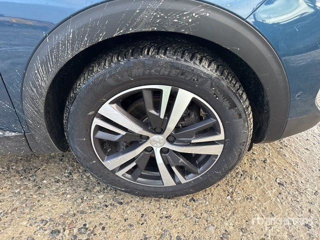 2021 Peugeot 5008 BLUEHDI 130CV ALLURE EAT8 S/S AUT. SUV - سيارة دفع رباعي: صور 4 2021 Peugeot 5008 BLUEHDI 130CV ALLURE EAT8 S/S AUT. SUV - سيارة دفع رباعي: صور 4